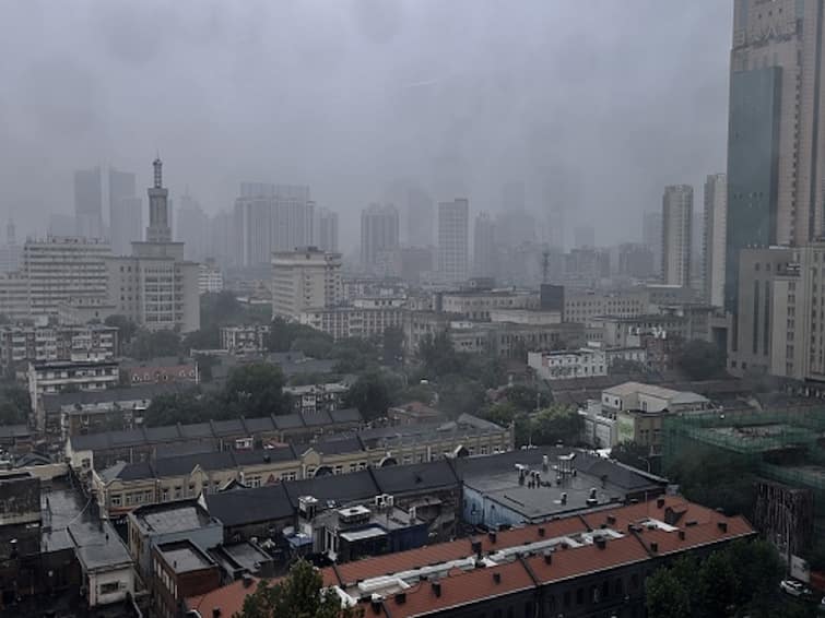 China Issues First 'Red Alert' Since 2011 As Typhoon Doksuri Brings Torrential Rain To Beijing And Northern Region China Issues First 'Red Alert' Since 2011 As Typhoon Doksuri Brings Torrential Rainfall In Beijing