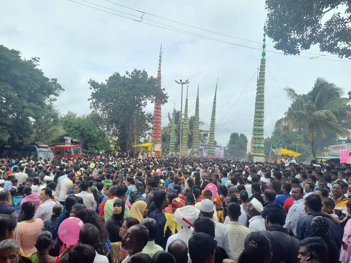 सांगली जिल्ह्यातील कडेगाव शहर हिंदू-मुस्लिम ऐक्याचे प्रतीक मानले जाते. याठिकाणी पार पाडणारा मोहरम सण हा प्रतीक आहे.
