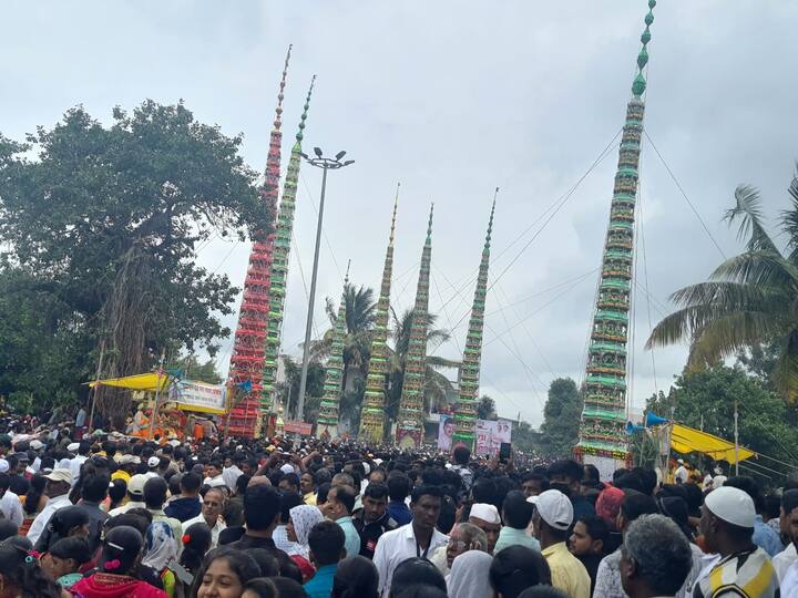 . विशेष म्हणजे या दीडशे फुटी उंच बांधण्यात येणाऱ्या ताबूता मध्ये कोठेही गाठ मारण्यात येत नाही.