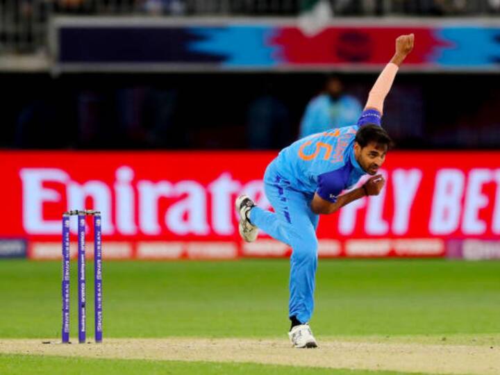 Bhuvneshwar Kumar Drops 'Cricketer' From Instagram Bio, Leaves Fans Guessing Bhuvneshwar Kumar Drops 'Cricketer' From Instagram Bio, Leaves Fans Guessing