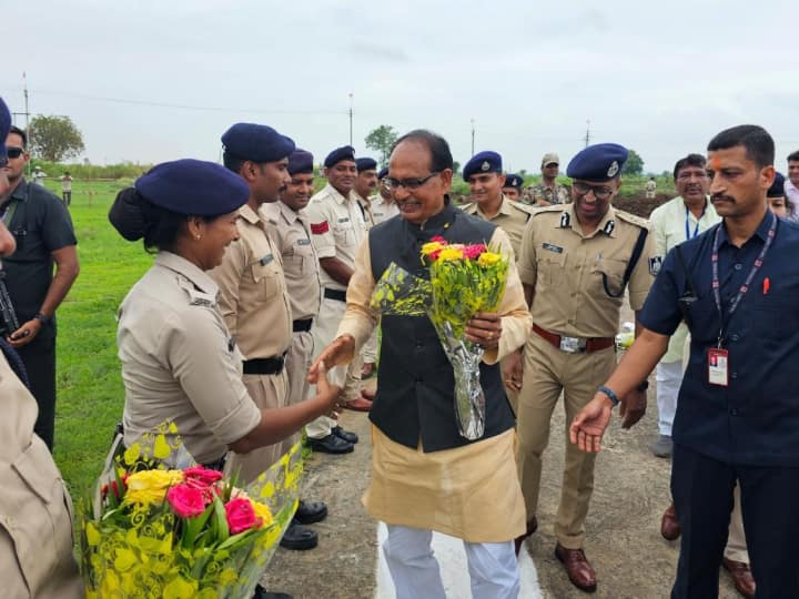 madhya pradesh bhopal news cm shivraj singh chauhan 9 announced for mp police ann Bhpoal News: सीएम शिवराज ने ये 9 घोषणाएं कर जीता पुलिस का दिल, अधिकारीयों ने जताया सीएम का आभार