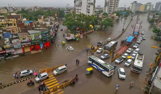 Heavy Rainfall in jaipur Rajasthan  Rajasthan Rain: રાજસ્થાનમાં ભારે વરસાદથી જળબંબાકાર, જયપુરના રસ્તાઓ  પાણીમાં ગરકાવ