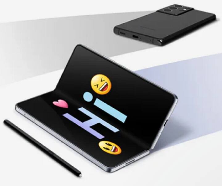 Samsung Galaxy Z Fold 5: सैमसंग ने बीते 26 जुलाई को ही अपने इस नेक्स्ट जेनरेशन फोल्डेबल फोन को लॉन्च किया है. भारत में गैलेक्सी Z फोल्ड 5 की शुरुआती कीमत 1,54,999 रुपये से शुरू होती है. इसकी प्री-बुकिंग भी ओपन है. यह काफी एडवांस टेक्नोलॉजी और फीचर्स के साथ मार्केट में आया है.