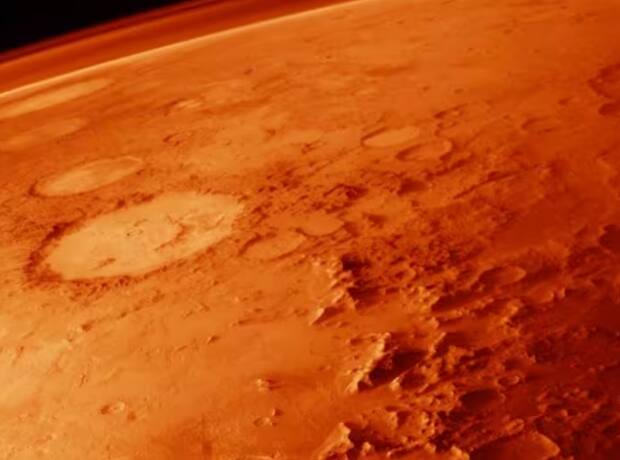 ਦੱਸ ਦੇਈਏ ਕਿ ਮੰਗਲ ਗ੍ਰਹਿ ਦਾ ਇੱਕ ਦਿਨ 24 ਘੰਟਿਆਂ ਤੋਂ ਥੋੜ੍ਹਾ ਜ਼ਿਆਦਾ ਹੁੰਦਾ ਹੈ। ਮੰਗਲ ਗ੍ਰਹਿ 687 ਧਰਤੀ ਦੇ ਦਿਨਾਂ ਵਿੱਚ ਸੂਰਜ ਦੀ ਪਰਿਕਰਮਾ ਕਰਦਾ ਹੈ। ਸਿੱਧੇ ਸ਼ਬਦਾਂ ਵਿਚ, ਮੰਗਲ 'ਤੇ ਇਕ ਸਾਲ ਧਰਤੀ 'ਤੇ 23 ਮਹੀਨਿਆਂ ਦੇ ਬਰਾਬਰ ਹੋਵੇਗਾ।