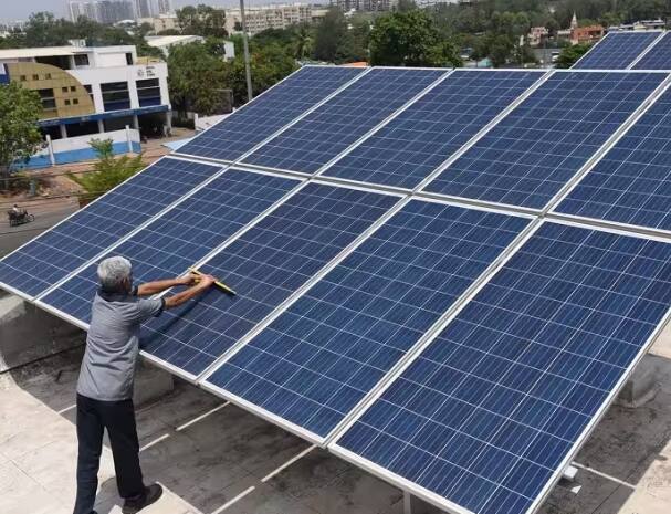 Solar Rooftop Subsidy Scheme:  ਜਾਣਕਾਰੀ ਦੀ ਘਾਟ ਕਾਰਨ ਲੋਕ ਸਰਕਾਰ ਦੀਆਂ ਕਈ ਸ਼ਾਨਦਾਰ ਸਕੀਮਾਂ ਦਾ ਲਾਭ ਨਹੀਂ ਲੈ ਪਾ ਰਹੇ ਹਨ। ਸੋਲਰ ਰੂਫ਼ਟਾਪ ਸਕੀਮ ਵੀ ਅਜਿਹੀ ਹੀ ਇੱਕ ਸਕੀਮ ਹੈ।