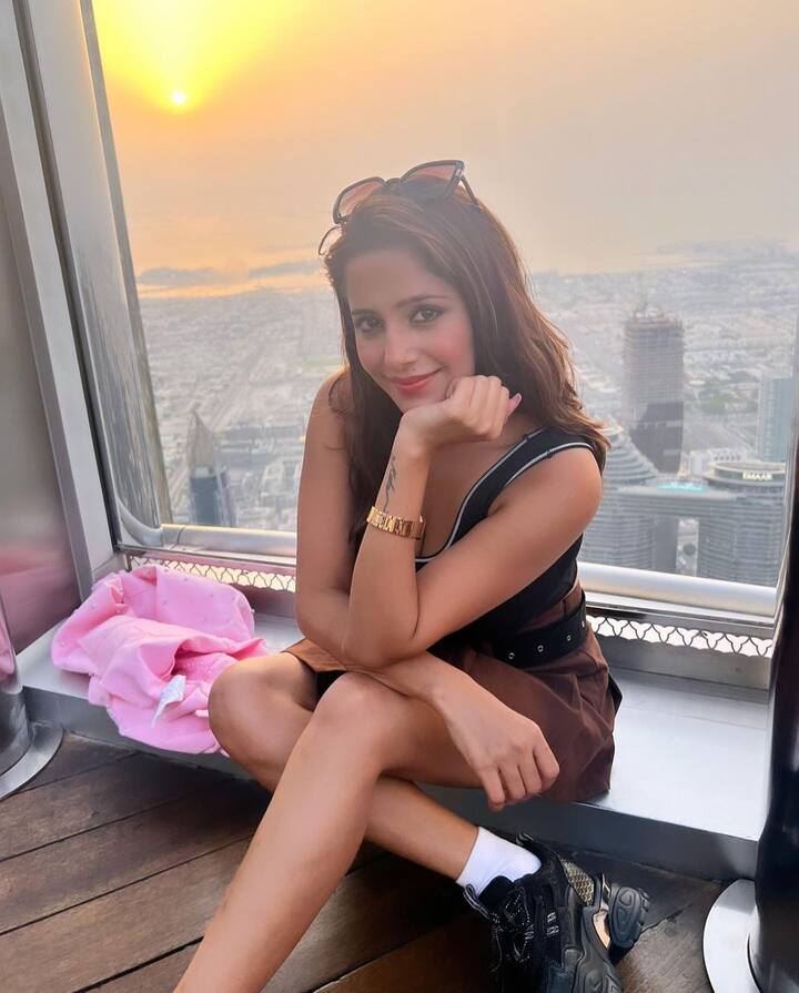 કેટ શર્મા દરેક લૂકમાં ખૂબ જ સુંદર લાગે છે. તેની તસવીરો ઈન્સ્ટાગ્રામ પર વાયરલ થાય છે.