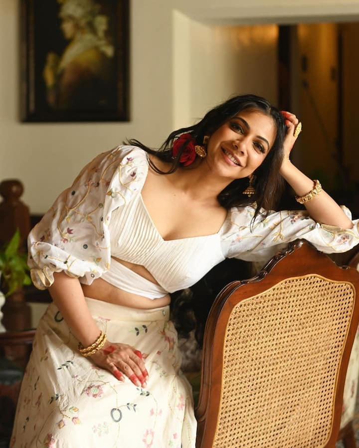 అయితే ఈ హీరోయిన్ తెలుగులో కన్నా తమిళ, మలయాళ, కన్నడ భాషల్లో ఎక్కువ సినిమాలు చేసింది.