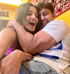 Monalisaએ પતિ સાથે શેર કરી રોમેન્ટિક તસવીરો, અભિનેત્રીએ ડીપનેક ડ્રેસમાં આપ્યા કિલર પોઝ