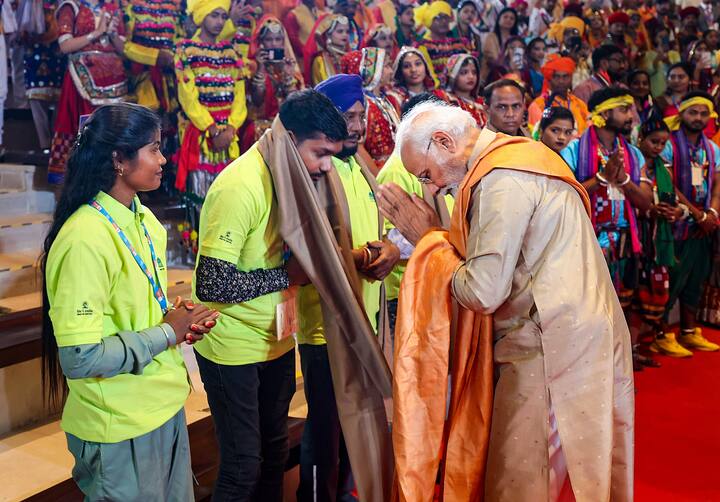 प्रधानमंत्री मोदी ने दिल्ली स्थित प्रगति मैदान में बने इंडिया ट्रेड प्रमोशन ऑर्गेनाइजेशन (ITPO) को राष्ट्र को समर्पित किया. पीएम मोदी ने नए ITPO कॉम्प्लेक्स का उद्घाटन बुधवार (26 जुलाई) शाम को किया.