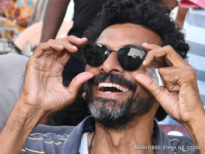 இந்த படத்தை சேகர் கம்முலா இயக்குகிறார். இவர் தேசிய விருது பெற்ற இயக்குநர் என்பதும் குறிப்பிடதக்கது