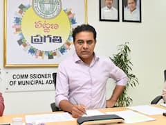 వరదలపై అధికారులతో మంత్రి కేటీఆర్ సమీక్ష- సమస్యలు లేకుండా చూడాలని ఆదేశాలు