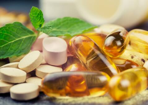 Absorption Problems: ਵਿਟਾਮਿਨ ਏ,ਡੀ.ਈ ਤੇ ਕੇ ਜਿਹੇ fat-soluble vitamins ਨੂੰ absorb ਹੋਣ ਲਈ dietary fat ਦੀ ਜ਼ਰੂਰਤ ਹੁੰਦੀ ਹੈ। ਇਨ੍ਹਾਂ ਨੂੰ ਖਾਲੀ ਪੇਟ ਖਾਣ ਨਾਲ absorption process ਵਿੱਚ ਰੁਕਾਵਟ ਪੈਦਾ ਹੋ ਸਕਦੀ ਹੈ।