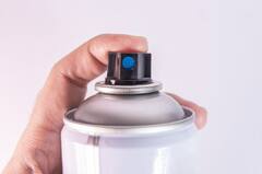 कामकाजी महिलाओं के पर्स में जरूर होना चाहिए ये सेफ्टी टूल्स