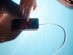 আর্থিক প্রতারণার নতুন ফাঁদ Juice Jacking, এটি আসলে কী? কীভাবে এর মাধ্যমে আপনি প্রতারিত হতে পারেন?