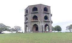 अहमदनगरच्या चांदबीबी महालावर पर्यटकांची गर्दी