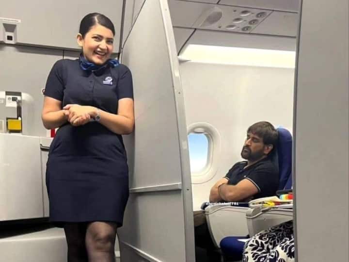 MS Dhoni sleeping in flight video went viral people slammed hostess for invading Dhoni and his wife's privacy watch here Watch: एयर होस्टेस ने फ्लाइट में सोते हुए धोनी की चुपके से बनाई वीडियो, लेकिन क्यों गुस्सा हुए लोग?