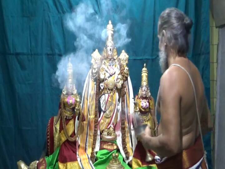 Kanchipuram, the azhagiya Singapperumal temple celebrated the Aadi month Ekadasi festival Ekadashi 2023: காஞ்சிபுரத்தில் களைகட்டிய ஆடி மாத ஏகாதசி.. பெருமாள் கோயில்களுக்கு படையெடுக்கும் பக்தர்கள்!