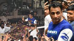 অনুরাগীদের মধ্যেই নেমে এলেন রাস্তায়, সোনু সুদের জন্মদিন কাটল ভালবাসা, শুভেচ্ছায়