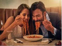 ਪਿਆਰ ਨਹੀਂ ਬਿਮਾਰੀਆਂ ਵਧਾਉਂਦਾ ਹੈ ਜੂਠਾ ਖਾਣਾ, ਡਾਕਟਰਾਂ ਨੇ ਕੀਤਾ ਸਾਵਧਾਨ, ਪੜ੍ਹੋ ਪੂਰੀ ਰਿਪੋਰਟ