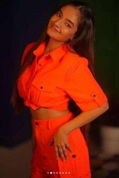 ਆਰੇਂਜ ਆਊਟਫਿਟ 'ਚ ਅਨੁਸ਼ਕਾ ਸੇਨ ਨੇ ਦਿਖਾਇਆ ਗਲੈਮਰਸ ਅੰਦਾਜ਼