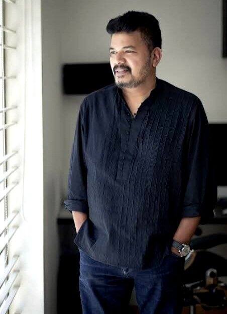 1993-ஆம் வருடம் ஜெண்டில்மேன் படத்தின் மூலம் தமிழ் சினிமாவில் இயக்குநராக அறிமுகமானார் ஷங்கர்