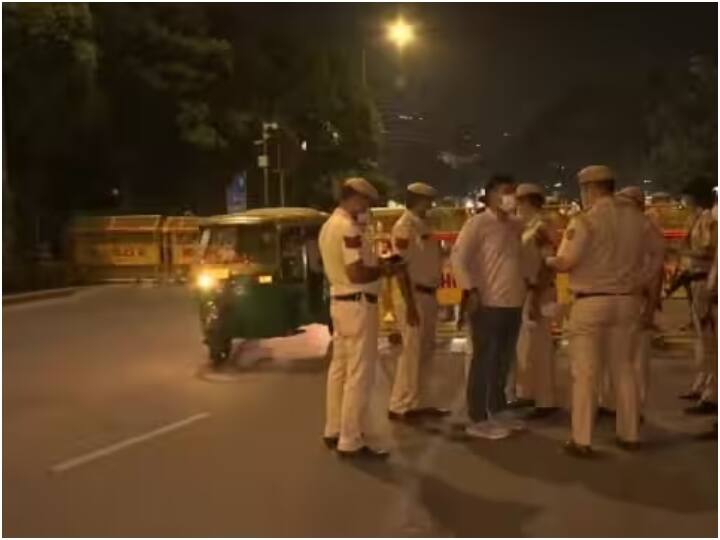 delhi police registered three separate FIR after people pelted stone during muharram procession Delhi: नांगलोई में मुहर्रम के जुलूस के दौरान पथराव में पुलिसकर्मी हुए घायल, दर्ज किए गए तीन अलग-अलग मामले