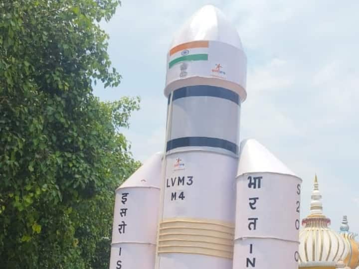 Bihar: भारत के अंतरिक्ष विजय के कदम के रूप में मोहर्रम के पर्व पर ताजिया की झांकी बनाई गई है. गया के कारीगरों ने भारत के मिशन चंद्रयान-3 का लुक ताजिया के रूप में तैयार किया है.