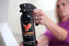 Women Safety: महिलांच्या बॅगेत नेहमी असावे 'हे' सेफ्टी टूल्स; सुरक्षेसाठी आहेत उपयुक्त