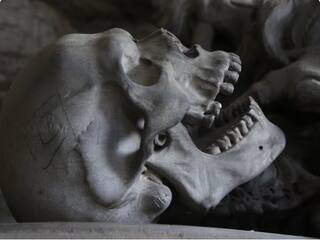 Black Magic : ਕਬਰ 'ਚ ਵੀ ਸੁਰੱਖਿਆਤ ਨਹੀਂ ਕੁੜੀਆਂ! ਤਾਬੂਤ ਤੋੜ ਕੇ ਦਫਨ ਔਰਤ ਦੀ 'ਧੌਣ' ਵੱਢ ਕੇ ਲੈ ਗਏ ਲੋਕ, ਹਿਲਾ ਕੇ ਰੱਖ ਦੇਵੇਗੀ ਇਹ ਘਟਨਾ