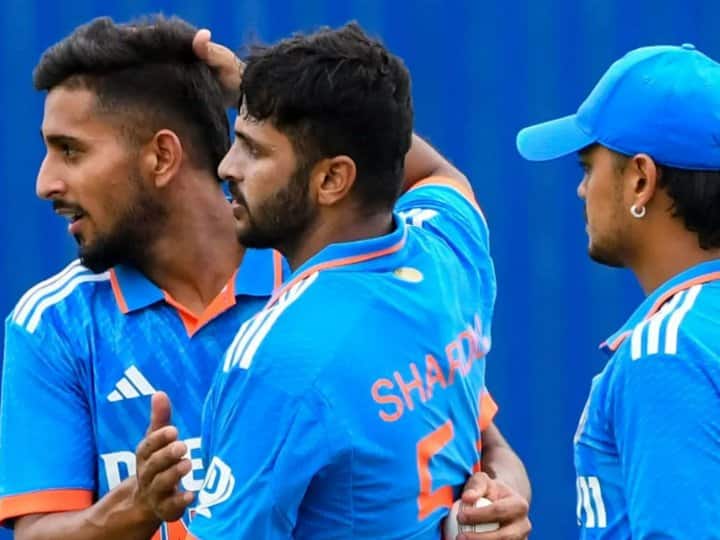 भारत के दिए लक्ष्य का पीछा करने उतरी वेस्टइंडीज की टीम ने 4 विकेट के नुकसान के साथ 36.4 ओवरों में लक्ष्य हासिल कर लिया. कार्टी ने टीम के लिए अच्छा परफॉर्म किया. उन्होंने उन्होंने 65 गेंदों का सामना करते नाबाद 48 रन बनाए.