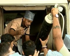 Ahmedabad Fire: રાજસ્થાન હોસ્પિટલમાં લાગી આગ, દર્દીઓનું આ રીતે કરાયું રેસ્ક્યુ, જુઓ તસવીરો