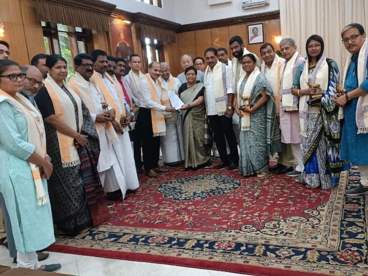 Opposition INDIA MP's Urge Manipur Governor To Restore Peace, Slams PM Modi's 'Silence' మణిపూర్‌ గవర్నర్‌ని కలిసిన విపక్ష ఎంపీలు, పరిస్థితులు అదుపులోకి తీసుకురావాలని విజ్ఞప్తి