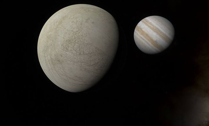 বুধের নামকরণ হয় রোমের বাণিজ্য ও ভ্রমণের দেবতা মার্কারির নামে। শুক্রের নামকরণ হয়েছে রোমের প্রেম এবং সৌন্দর্যের দেবী ভেনাসের নামে। উজ্জ্বল উপস্থিতির জন্যই শুক্রের এমন নাম।