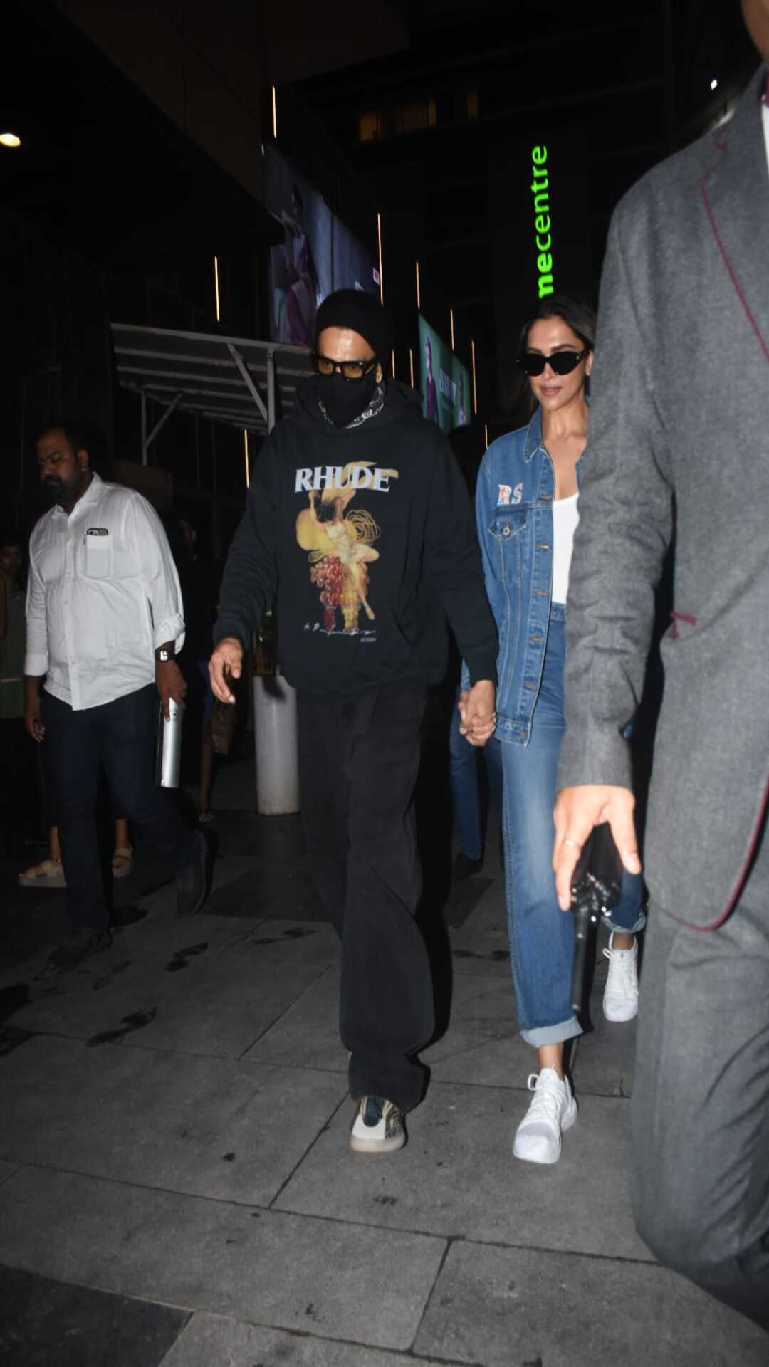Ranveer Singh & Deepika Padukone Are Winning Travel Style With Their  Classic Coordinated Outfits | MissMalini