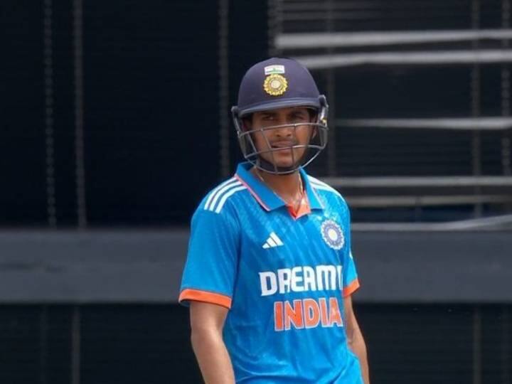 IND vs WI: शुभमन गिल ने वनडे फॉर्मेट में किया बड़ा कारनामा, बाबर आजम के इस रिकॉर्ड को तोड़ किया अपने नाम Shubman Gill has scored most runs in ODI after 26 innings And Over takes the record held by Babar Azam IND vs WI: शुभमन गिल ने वनडे फॉर्मेट में किया बड़ा कारनामा, बाबर आजम के इस रिकॉर्ड को तोड़ किया अपने नाम