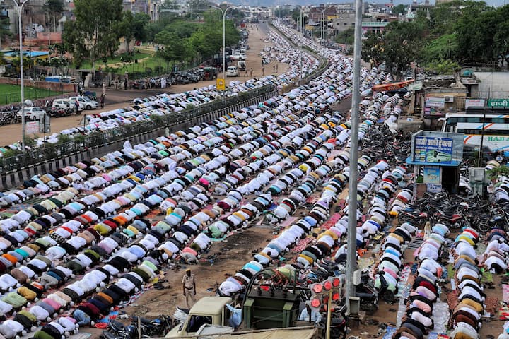 संगठन ने एक बयान में कहा कि अहमदिया समुदाय इस मूल आस्था पर भरोसा नहीं रखते कि इस्लाम के पैगंबर हजरत मोहम्मद आखिरी नबी थे.