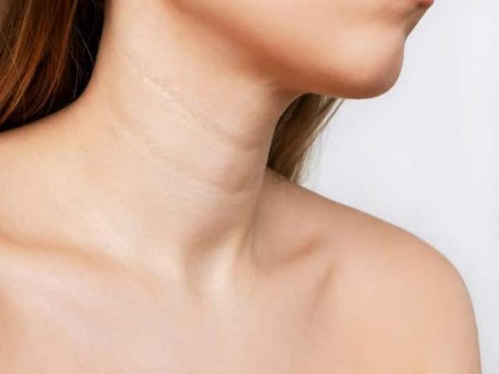 How  to prevent your neck from wrinkles Skin Care Tips: चेहरे ही नहीं गर्दन से भी झलकता है बुढ़ापा, गले की झुर्रियां दूर करने का ये है सही तरीका