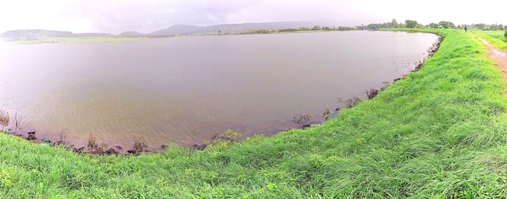 सर पिराजीराव तलाव पूर्ण क्षमतेने भरल्याने मुरगुड शहरासह यमगे शिंदेवाडी आदी गावचा पिण्याच्या पाण्याचा प्रश्न निकालात निघाला आहे. भाजप नेते समरजितसिंह घाटगे यांनी पाण्याचे पूजन केले.