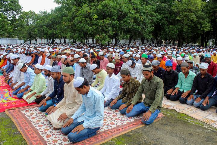 बीबीसी की रिपोर्ट में कहा गया है कि इस बयान में इस्लामी संगठन वर्ल्ड मुस्लिम लीग की साल 1974 की एक मीटिंग का भी वर्णन किया गया जिसमें लीग के 110 देशों के मुस्लिम प्रतिनिधियों ने हिस्सा लिया था.