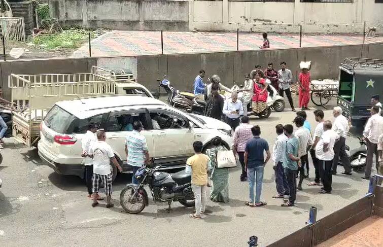 Rajkot: one more accident in rajkot with drunk and drive car, police complaint filed Rajkot: વધુ એક અકસ્માત, નશામાં ધૂત પોલીસકર્મીની કારે સાયકલ સવાર છોકરીને હવામાં ફંગોળી