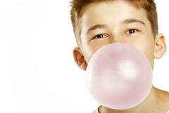 Health Care: चुकून च्युइंगम गिळल्यास काय होईल? तज्ज्ञांकडून जाणून घ्या