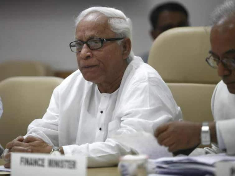 Minor Improvements Health Conditions  Ex-Bengal CM Buddhadeb Bhattacharya Breathing Problems Slight Improvement In Ex-Bengal CM Buddhadeb Bhattacharya's Health Condition: Doctors