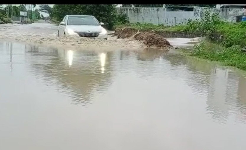 Gujarat Rain: રાજ્યના આ જિલ્લામાં ધોધમાર વરસાદ બન્યો આફત, 25થી વધુ લોકોનું કરાયું રેસ્ક્યું