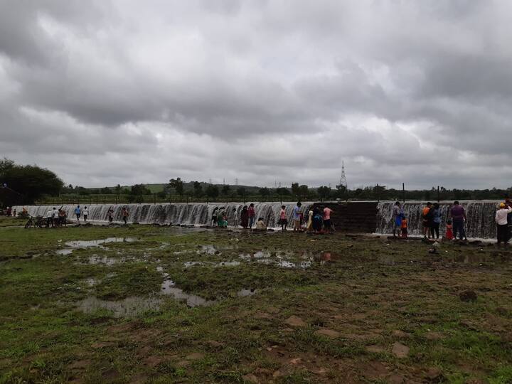 कोल्हापूर महापालिका व कळंबा ग्रामपंचायतीकडून पाण्याचा उपसा सुरु करण्यात आला आहे.