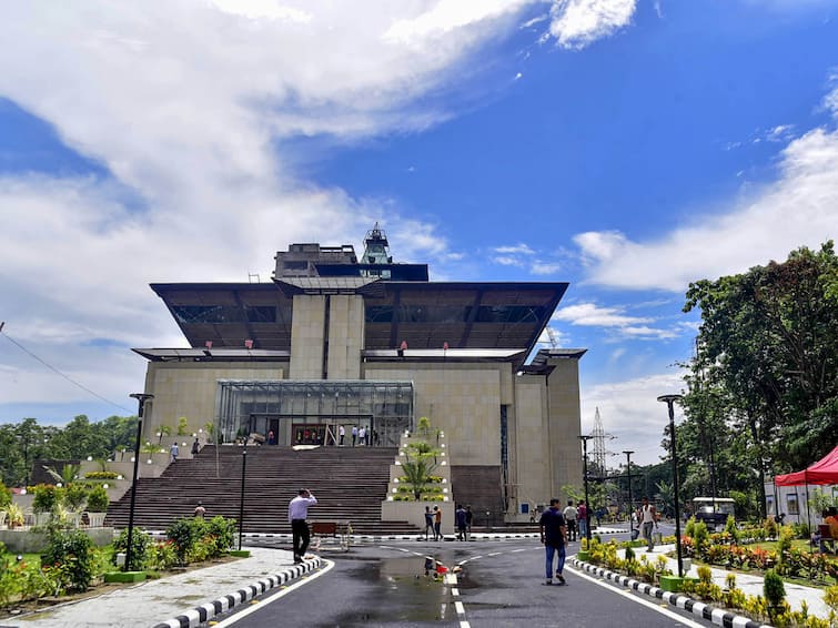 'Temple For Democracy': Lok Sabha Speaker Om Birla Inaugurates New Assam Legislative Assembly Building 'Temple For Democracy': Lok Sabha Speaker Om Birla Inaugurates New Assam Legislative Assembly Building