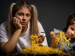 एक ऐसी अजीबों-गरीब बीमारी, जिसमें खाना खाने के बाद रोने लगता है इंसान