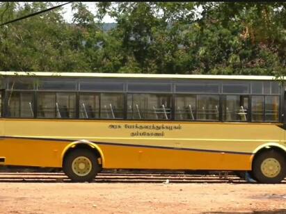 TNSTC Yellow government buses getting ready in Karur TNN Govt Buses: தயாராகி வரும் மஞ்சள் நிற அரசு பேருந்துகள் கரூரில் முழுவீச்சில் பணிகள்