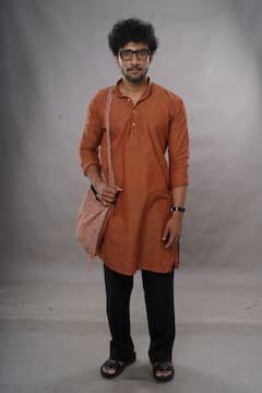 New Bengali Film: নতুন নায়কের সঙ্গে জুটি বাঁধছেন ঋষভ, থাকছেন রাজনন্দিনী, অনিন্দ্য, বিশ্বনাথও