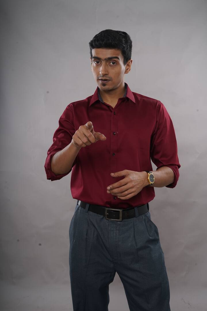 সুব্রত ঘোষের পরিচালনায় আসছে নতুন ছবি 'তাহাদের কথা' (Tahader Kotha)। যাঁরা সমাজে খুব একটা পরিচিত নয়, যাঁদের কথা কেউ শুনতে চায় না, তাঁদের গল্প নিয়েই তৈরি হচ্ছে এই ছবি।