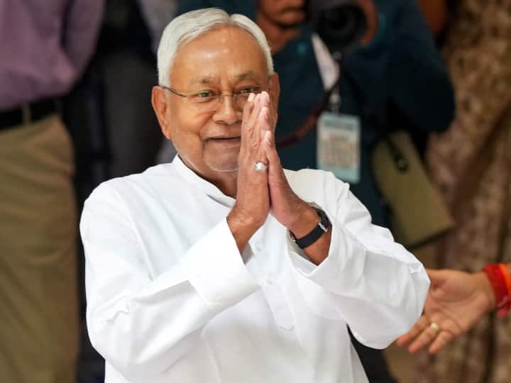 Bihar Train Derailment: CM Nitish Kumar Assures Help, Announces Rs 4 Lakh Ex Gratia As 4 Die